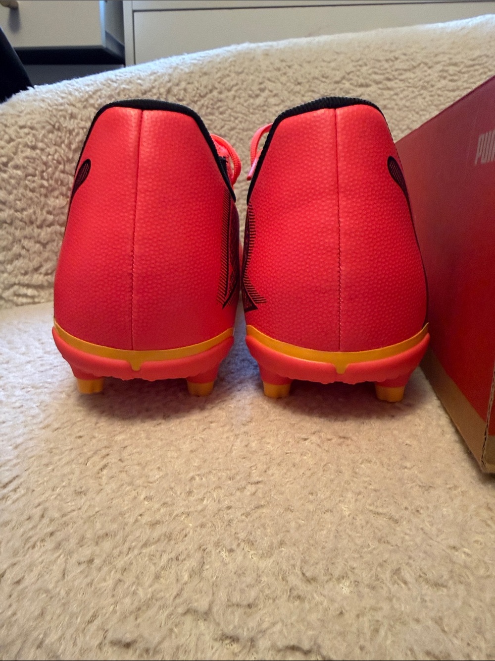 Puma Future 7 Play Soccer Cleats - Picture 4 of 5